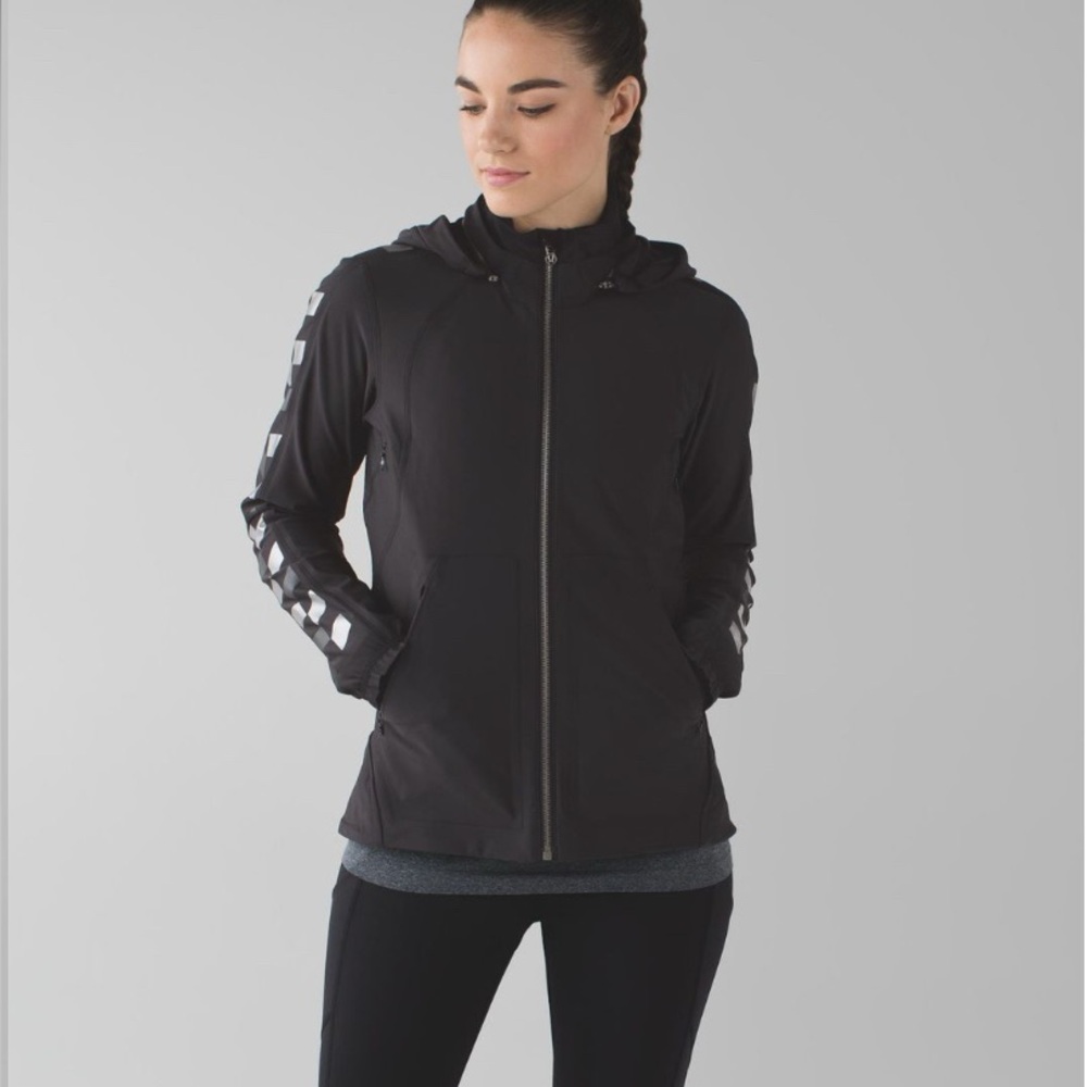 Lululemon Feelin' Frosty Softshell *Insulated    Black Size 4